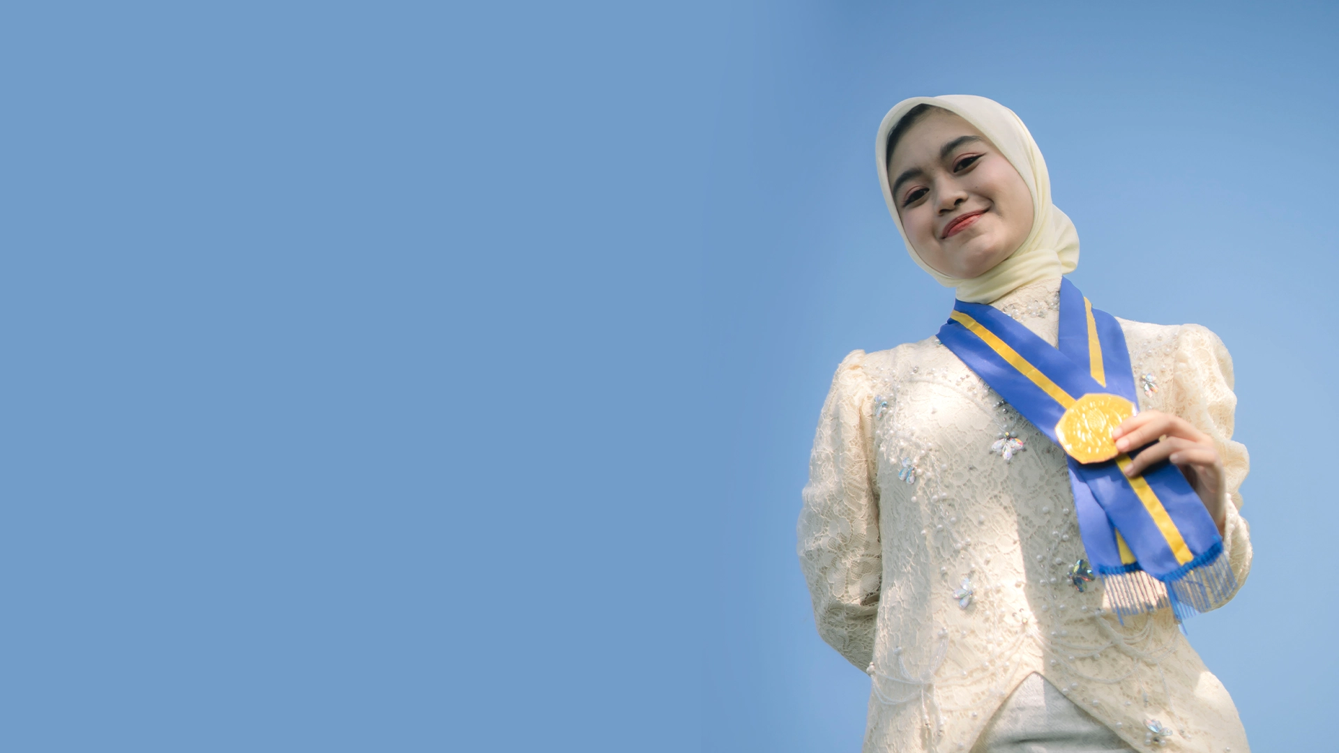 Potret wisuda Malika Portrait